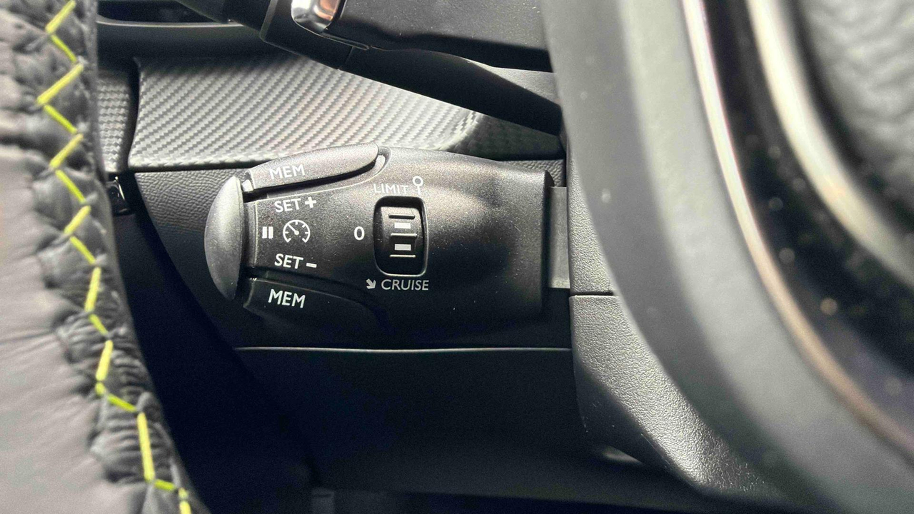 Peugeot 208 PureTech 100 S&amp;S EAT8 — photo 26