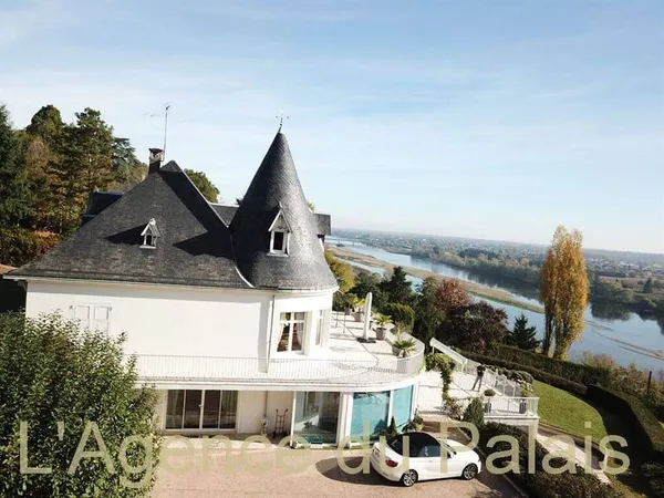 Maison 7 pièces 450 m²