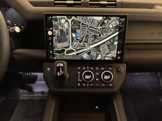 Land Rover Defender 110 2.0 p300e phev trophy edition keswick green — photo 10