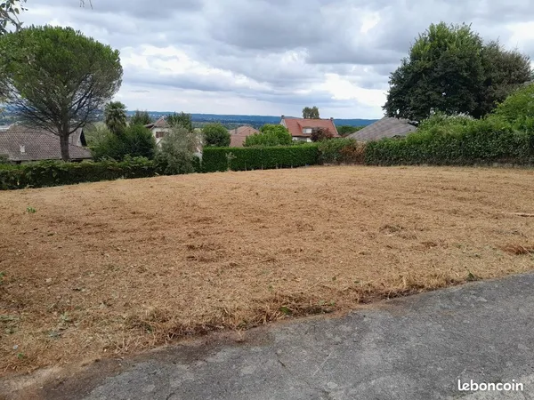 A vendre terrain colline de juillan 65000