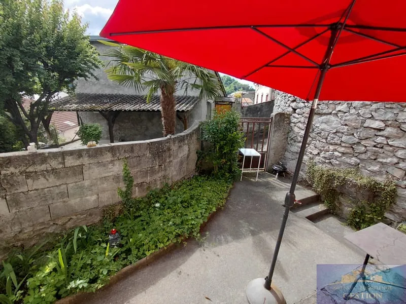 Photo 10