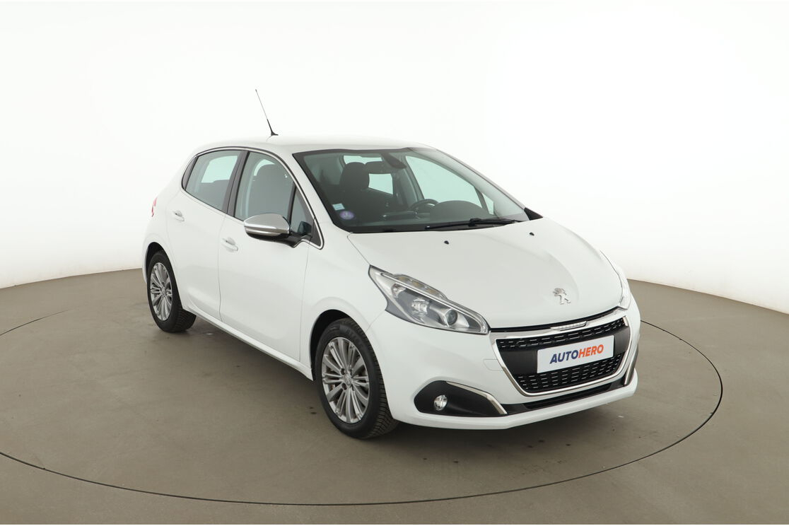 Peugeot 208 1.2 PureTech Allure — photo 7