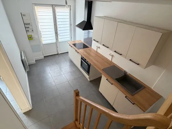 À LOUER - Appartement 46 m² avec petite terrasse et parking