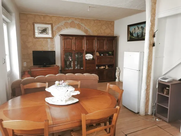 Maison de village en pierres sur MONTALIEU-VERCIEU
