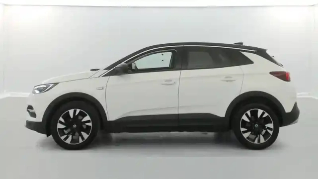 Opel Grandland X 1.5 diesel 130 ch bva8 — photo 11
