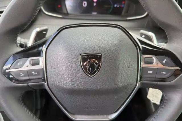 Peugeot 208 hybrid 100 e-dcs6 — photo 19