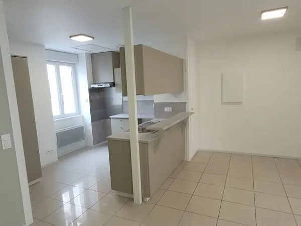 Appartement T2 refait à neuf - Proche centre ville DAX.