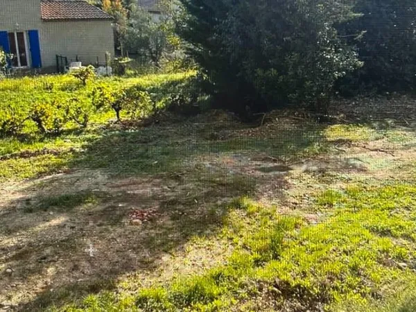 Terrain 400 m²