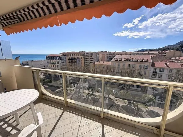 Menton Centre - Etage Elevé - Beau Studio avec Terrasse