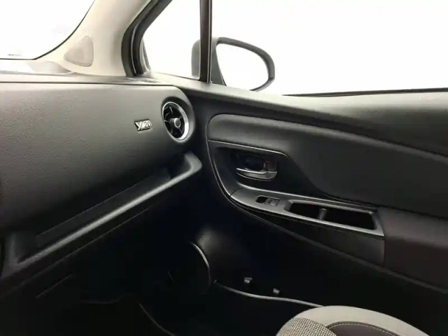 Toyota Yaris 110 vvt-i — photo 29