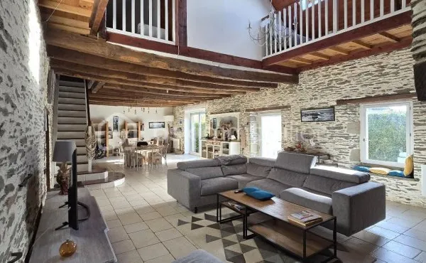 Maison 6 pièces 215 m²