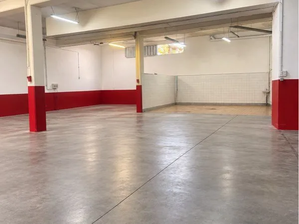 Local activité 480m2 + 250 droit au bail