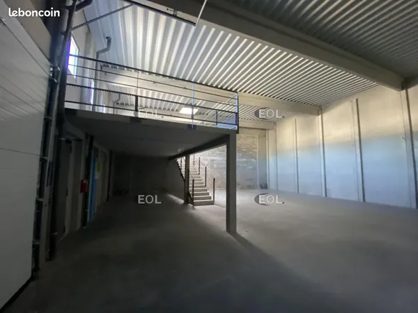 Local d'activité 205 m²
