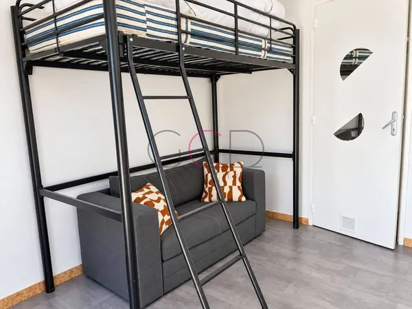 Studio 1 pièce 13 m²