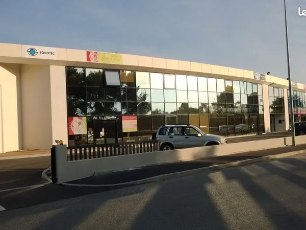 Local 295 m² Bonne Source Narbonne