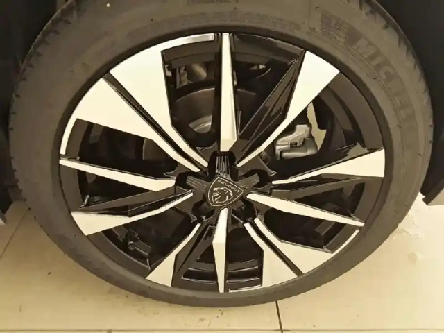 Peugeot 308 hybrid 145 e-dcs6 — photo 59
