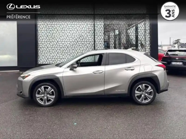 Lexus Ux 300e executive — photo 3