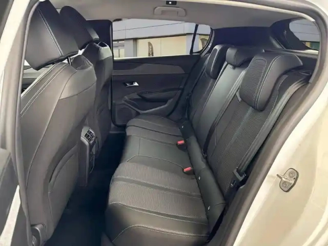 Peugeot 308 electrique 54 kwh 156ch — photo 43