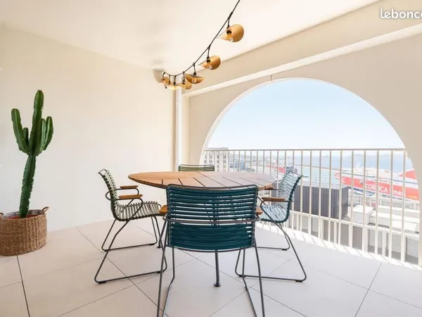 Appartement T3 79m2 face à la mer