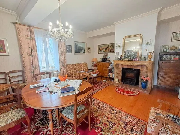 Maison 12 pièces 310 m²