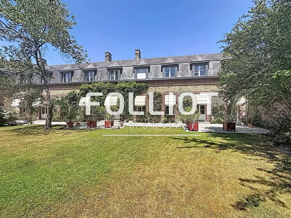 Maison de Grand Standing à Vendre à Torigny-les-Villes