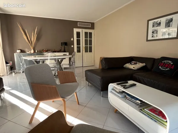 Résidence de standing-Vaste appartement 3P lumineux de 78 m² avec grande terrasse d'angle de 30 m²