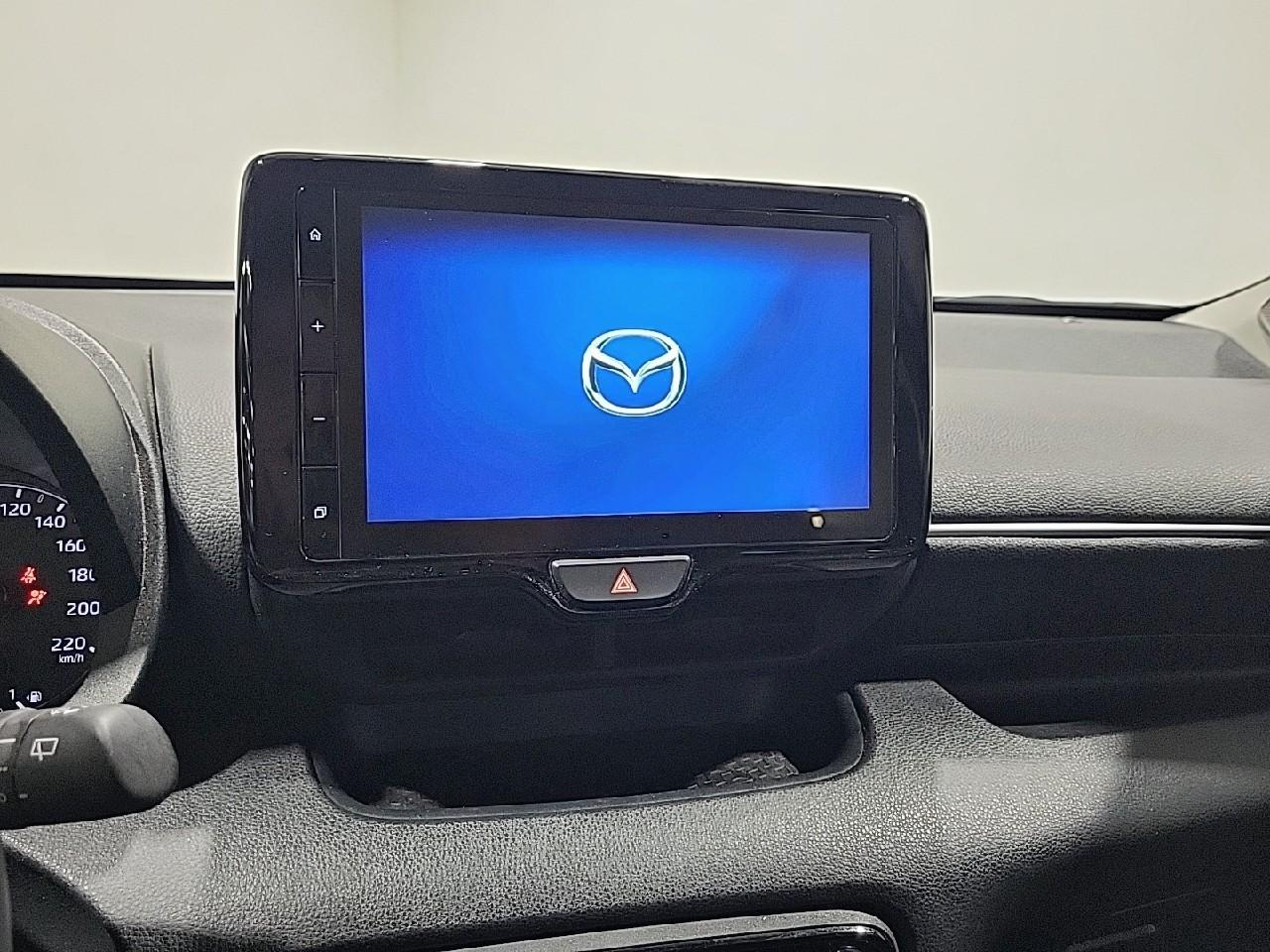 Mazda 2 2 hybrid 1.5l cvt 116 ch centre-line — photo 11