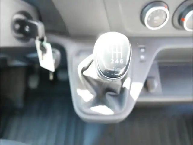 Renault Master plancb f3500 l3h1 2.3 blue dci 145ch confort eurovi — photo 14