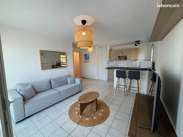 T2 meublé 41m² - Balcon + Parking