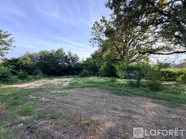 Terrain Ambares Et Lagrave 1700 m2