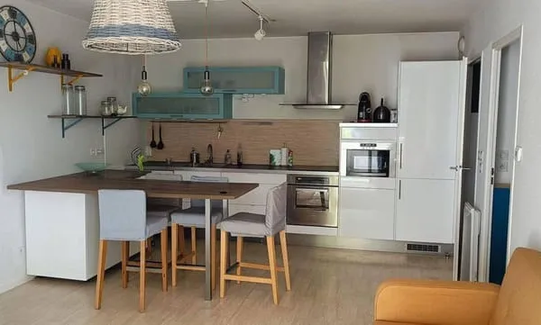 Beau T3 meublé 65m² avec loggia tram C