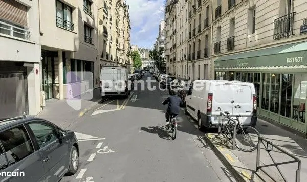 Local commercial 614 m²