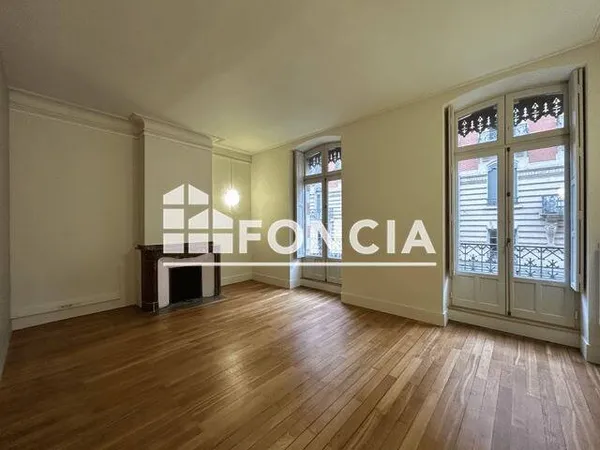 Local commercial 139 m²