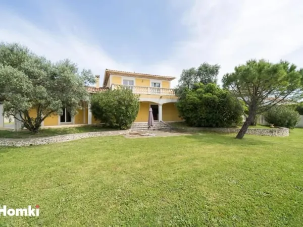 Villa 7 pièces 240 m²