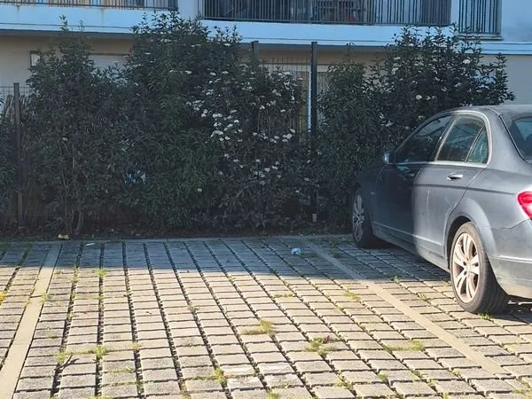 Place de parking extérieur 12m2