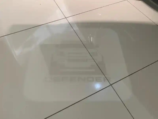 Land Rover Defender 110 2.0 p300e phev x — photo 15