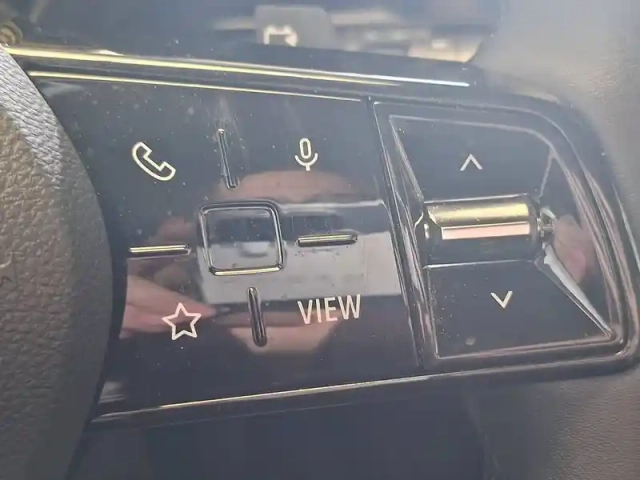 Renault Megane e-tech ev60 130ch super charge — photo 45