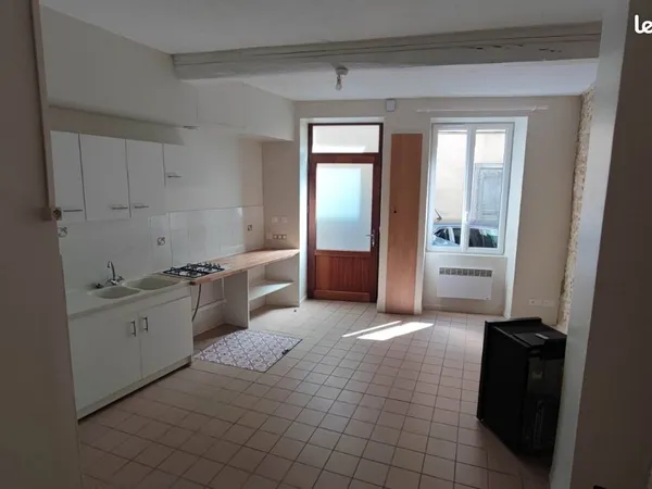 Maison de rue à louer