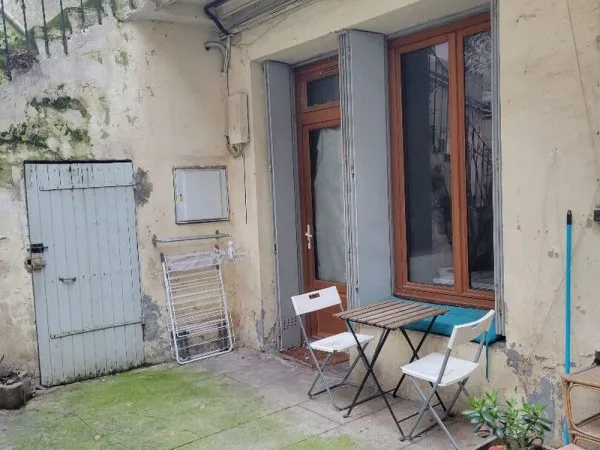 Montpellier Gare St Roch T2 40m²+ Cour+ Cellier