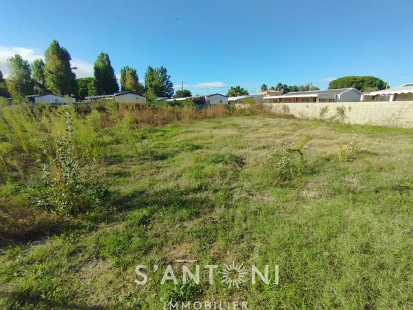 Terrain 638 m²