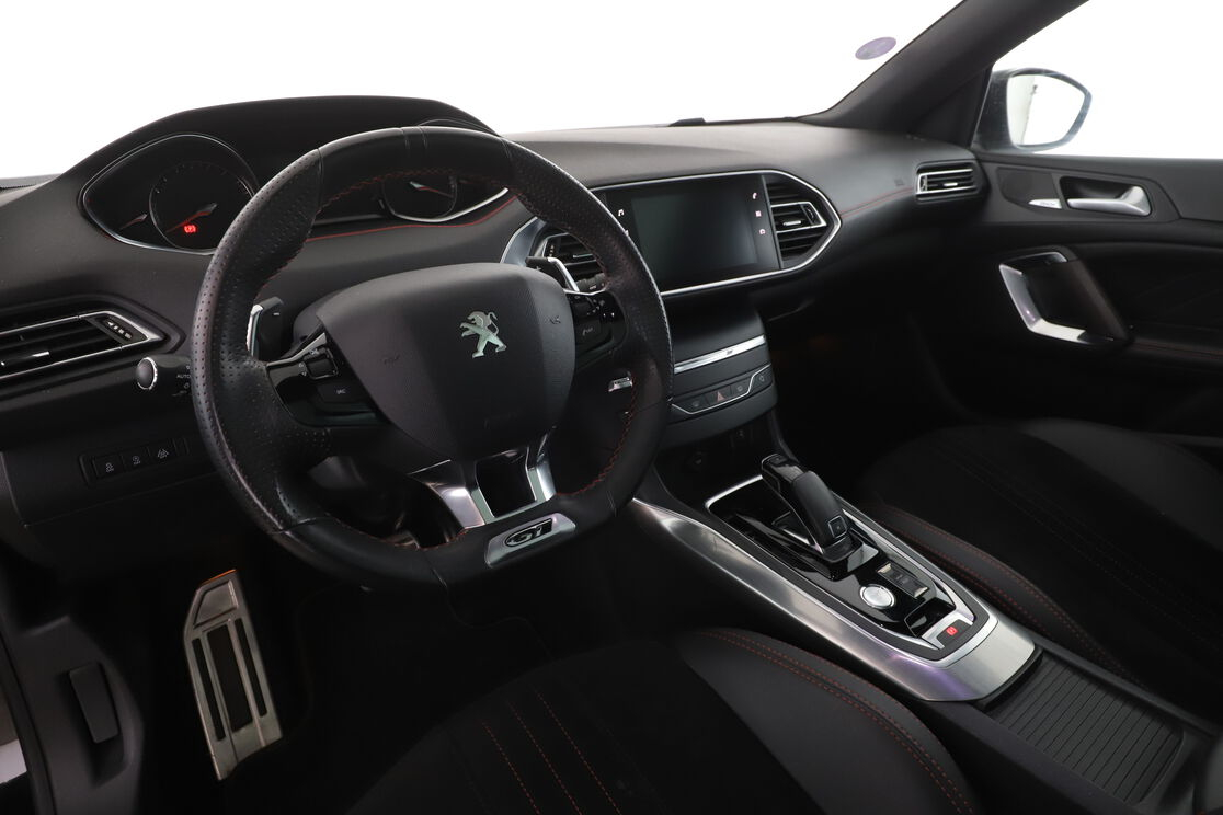 Peugeot 308 SW 1.6 PureTech GT EAT8 — photo 10