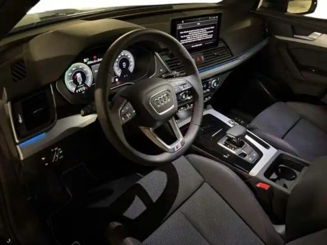 Audi Q5 55 tfsie 367 s tronic 7 quattro s line — photo 9