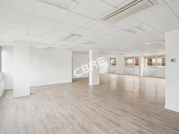 Bureaux 74 m²