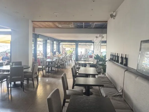 VEND RESTAURANT BRASSERIE 220M2 MARINA BAIE DES ANGES