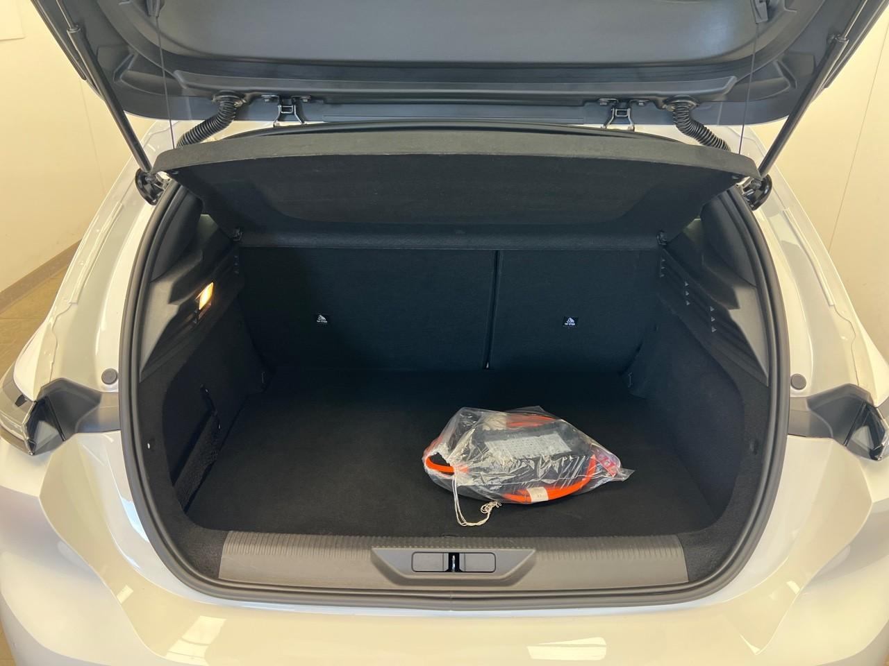 Peugeot 308 phev 180 e-eat8 active pack — photo 6