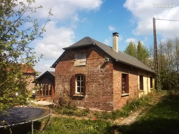 Fermette à rénover avec dépendances et 1,2 hectare de terrain