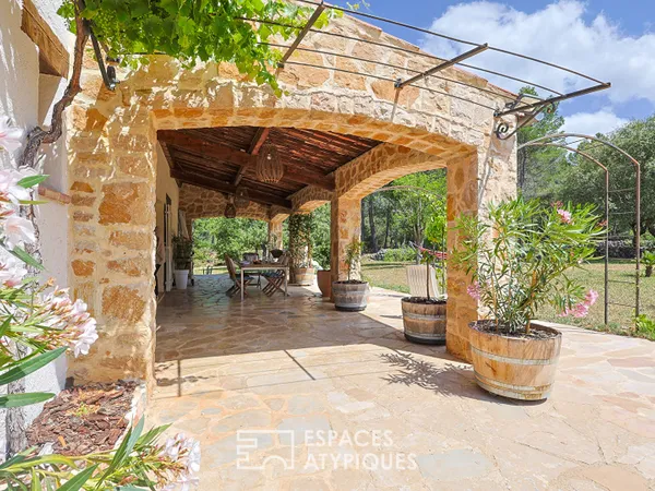 Maison de charme dans son écrin de verdure