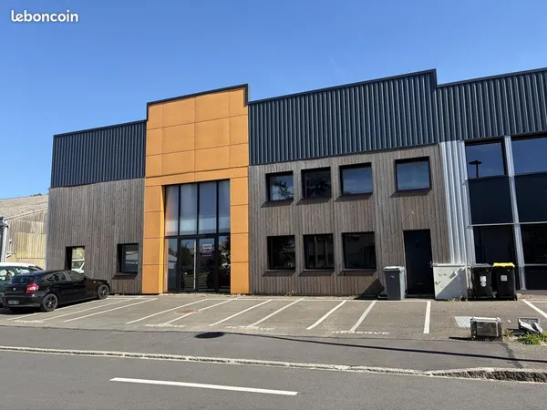 Local 1200 m² Pacé