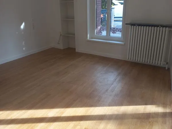 À LOUER - Magnifique T3 rénové de 63,75 m² - Aix-les-Bains, Petit Port