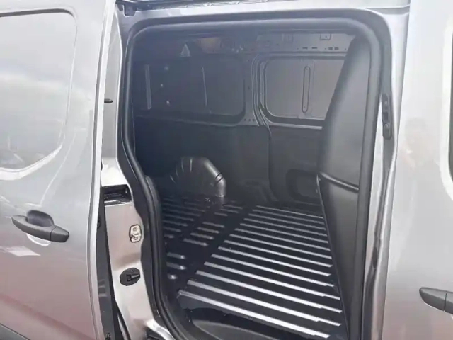 Peugeot Partner fourgon xl 950 kg bluehdi 100 s&amp;s bvm6 — photo 43